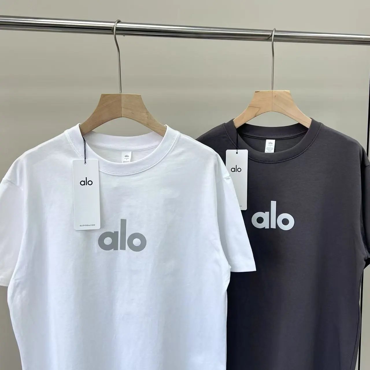 Alo Yoga Logo T-Shirt [2 styles]