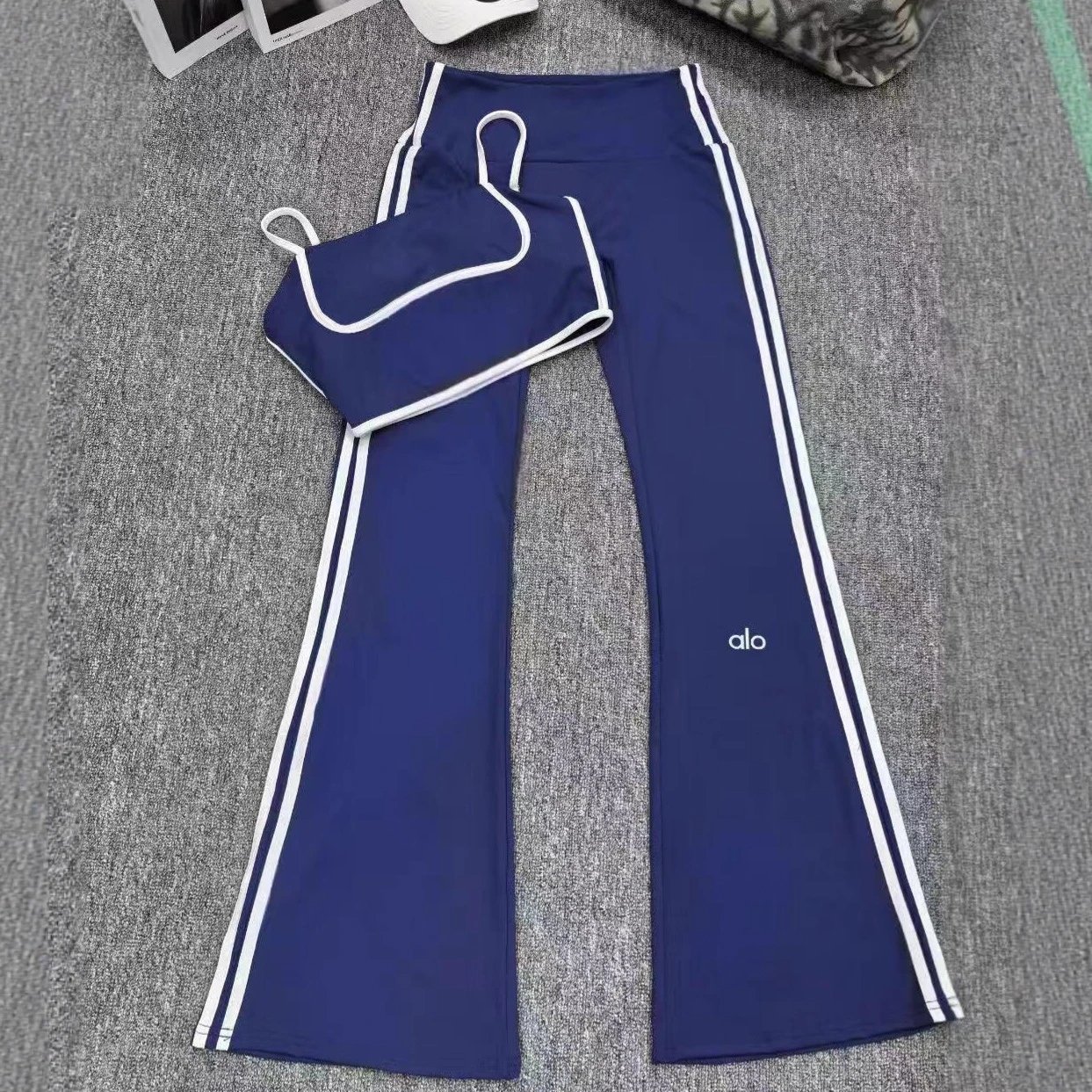 Alo Yoga 2-Piece Set